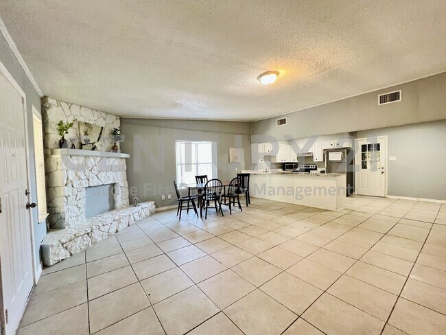 Foto del edificio - Beautifully Updated 5/3/2 in Fort Worth Fo...