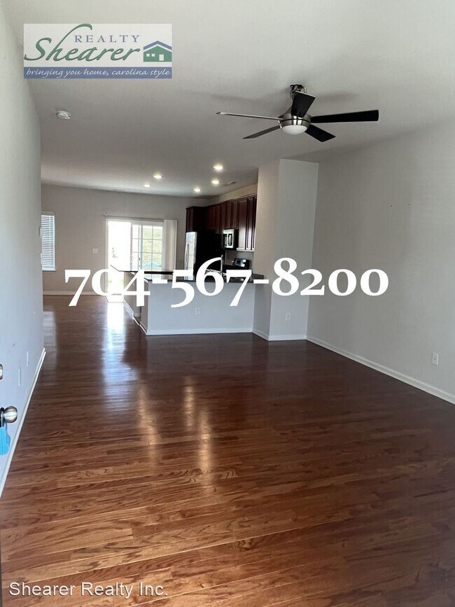 Building Photo - 3 br, 2.5 bath House - 6534 Revolutionary ...