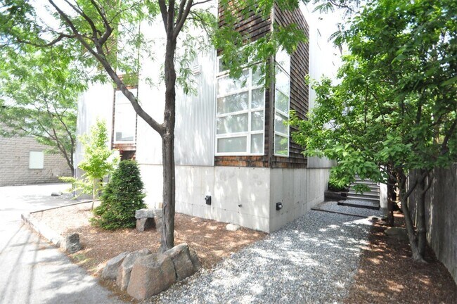 Foto del edificio - 11 Village St