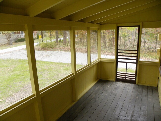 Building Photo - 169 Dogwood Ln