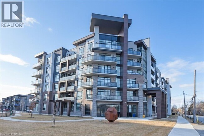 Building Photo - 600 N Service Rd