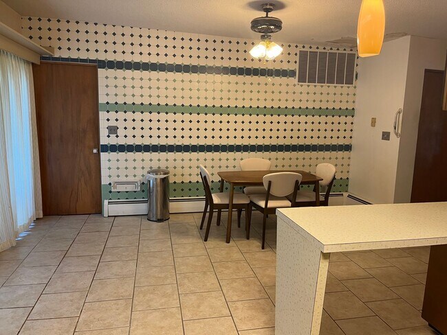 Building Photo - Three Bedroom partial furnished house