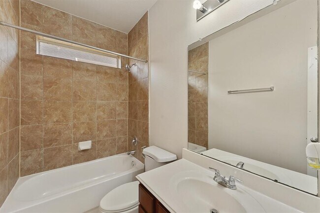 Foto del edificio - 14131 Avongate Ln