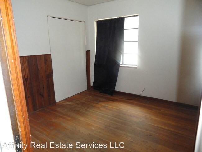Building Photo - 1106 N Guadalupe St