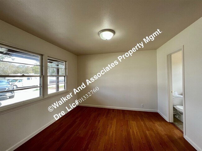 Foto del edificio - 330 Siler Ln