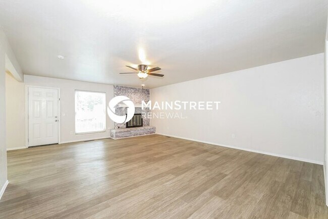 Foto del edificio - 4 Bedroom Pet-Friendly Home in EDMOND, OK with Main Street Renewal