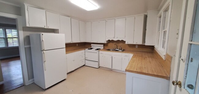 Building Photo - 239 Styers Rd