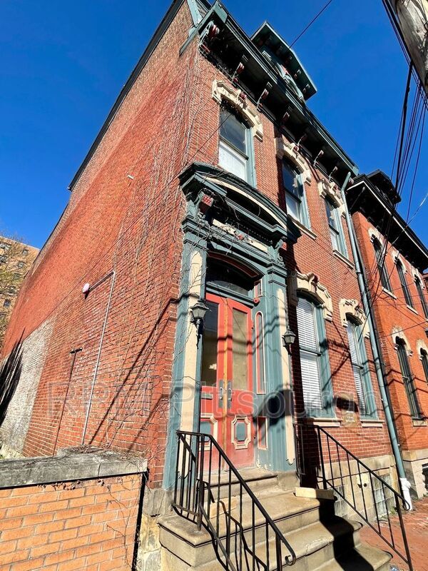 1305 Allegheny Ave, Pittsburgh, PA 15233 House Rental in Pittsburgh