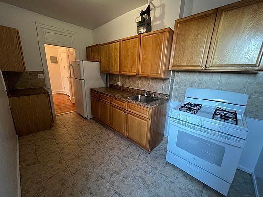 Primary Photo - 2 bedroom in BRONX NY 10453