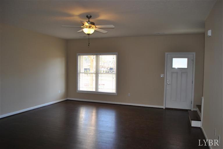 Building Photo - 3 Bedroom, 2.5 Bath Townhome in Cornerstone