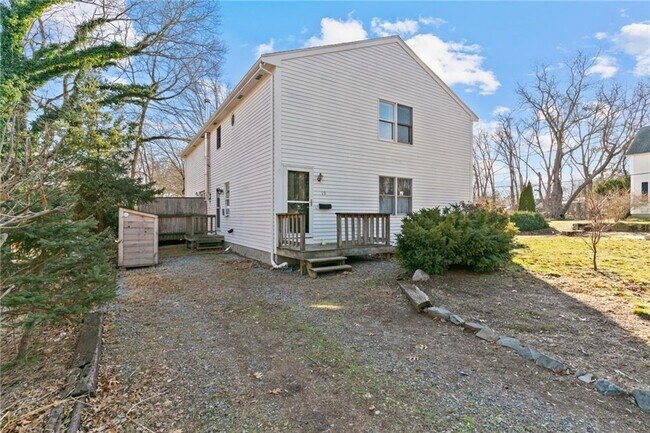 Building Photo - 19 Cozzens Ave