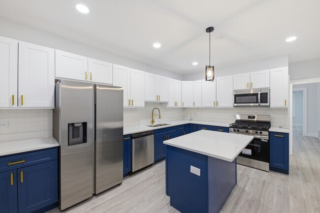 Foto del edificio - 142 W 103rd Pl