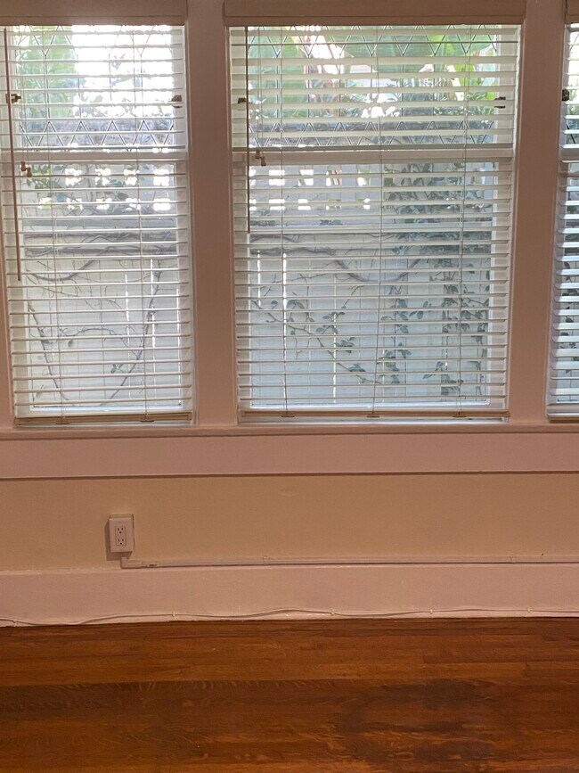 Foto del edificio - 3754 1st Ave