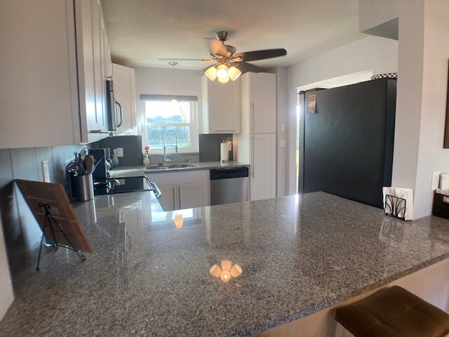 Foto del edificio - 4650 Cove Cir