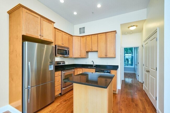 Building Photo - 57 E Springfield St