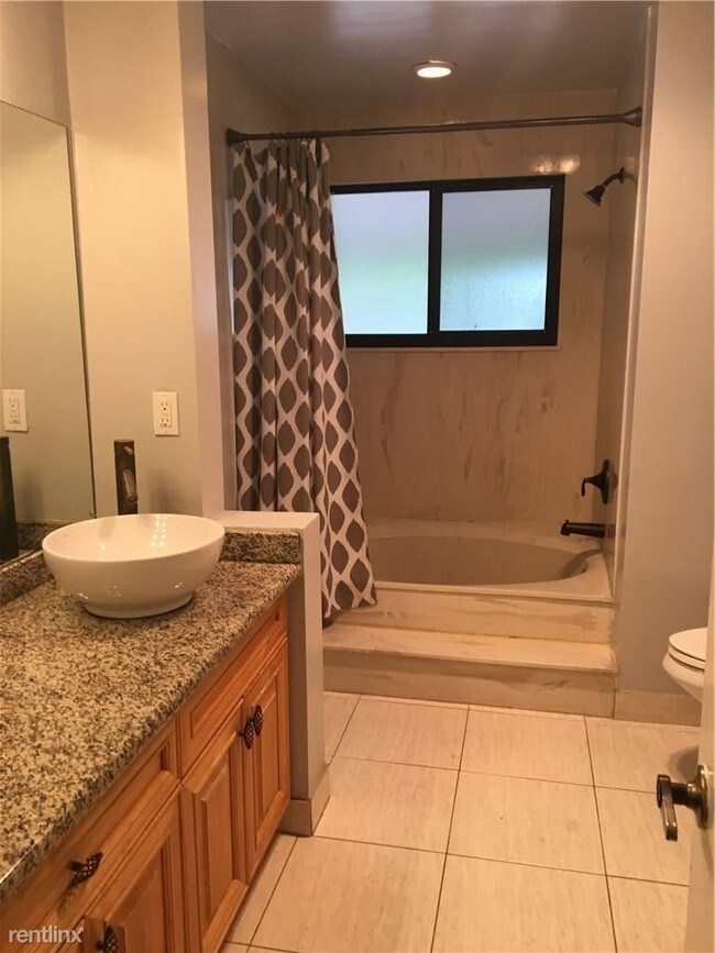 Foto del edificio - 3 br, 2 bath House - 9832 NW 1st Ct