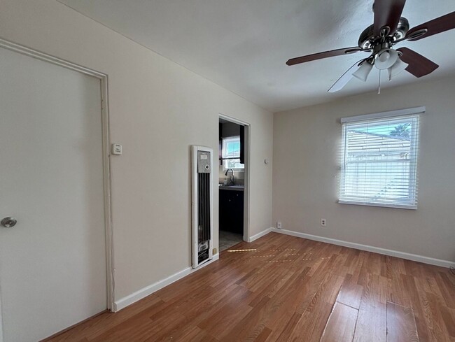 Foto del edificio - 4172-4176 CHEROKEE AVENUE