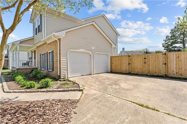 Building Photo - 1573 Devon Way