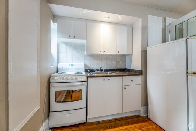 Bachelor + Den - Kitchen - The Sheldrake