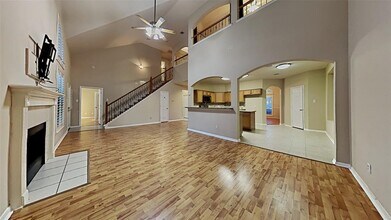 Building Photo - 2114 Winding Hollow Dr