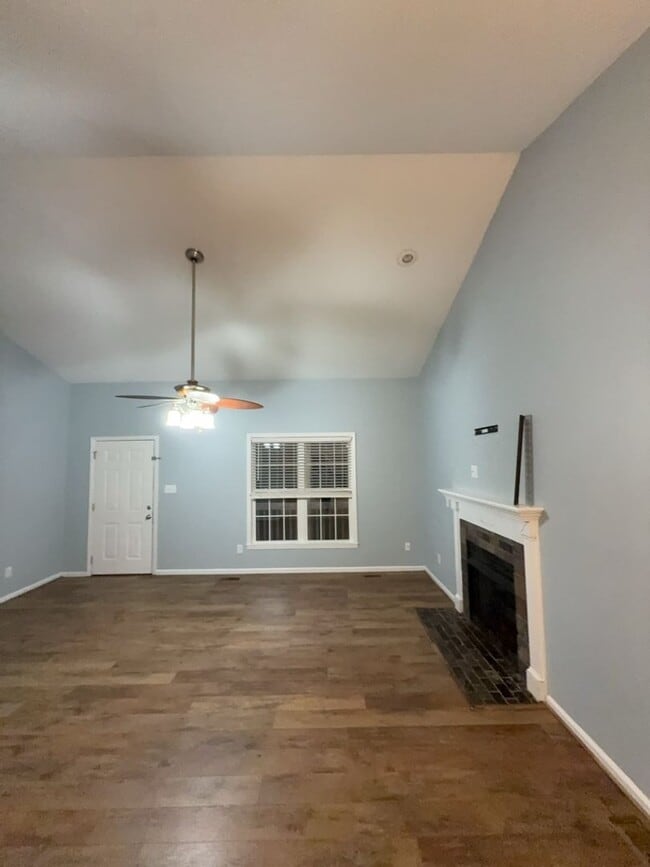 Building Photo - Justice Rd Avail for Rent!
