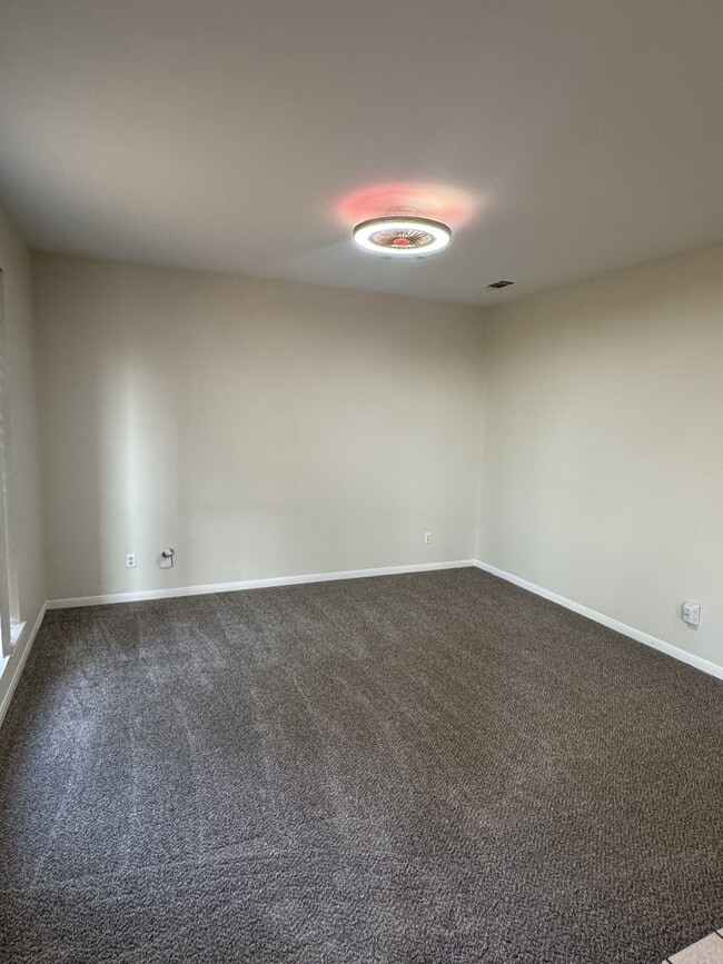 Building Photo - 1515 Mountain Laurel Dr