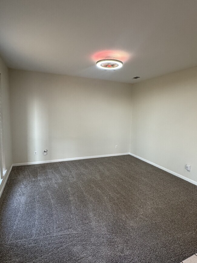 Foto del edificio - 1515 Mountain Laurel Dr