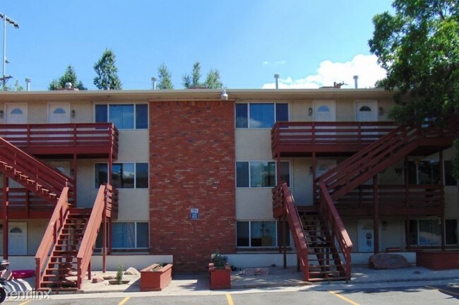 Building Photo - 425 E Fountain Pl