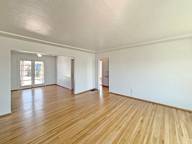 Building Photo - Charming 3BD/3BA House in La Mesa W/ Large...