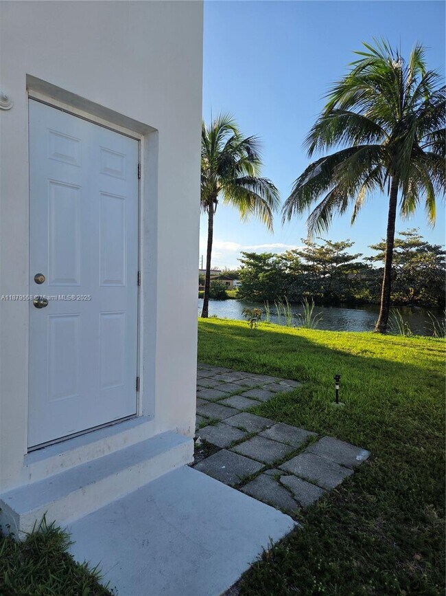 Foto del edificio - 101 NW 204th St