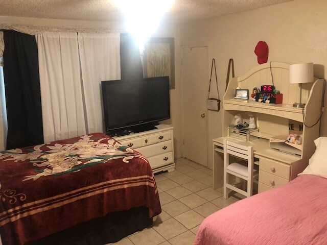 Foto del edificio - 10613 Lanshire Dr