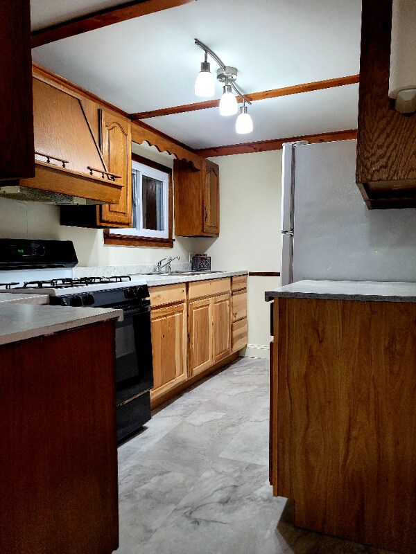 Building Photo - 1106 Penna Ave