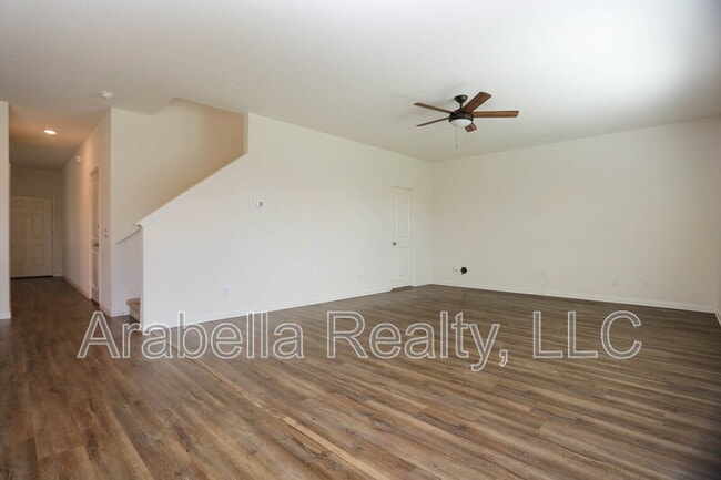Building Photo - 5105 Hydra