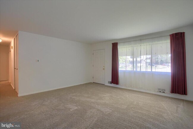 Foto del edificio - 107 Birch Ct