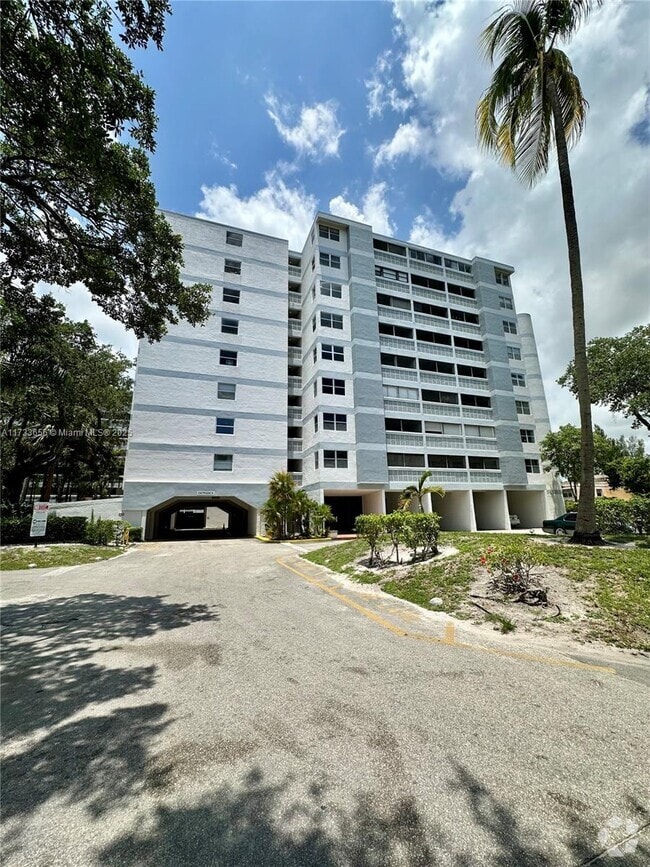 Building Photo - 3301 Spanish Moss Terrace