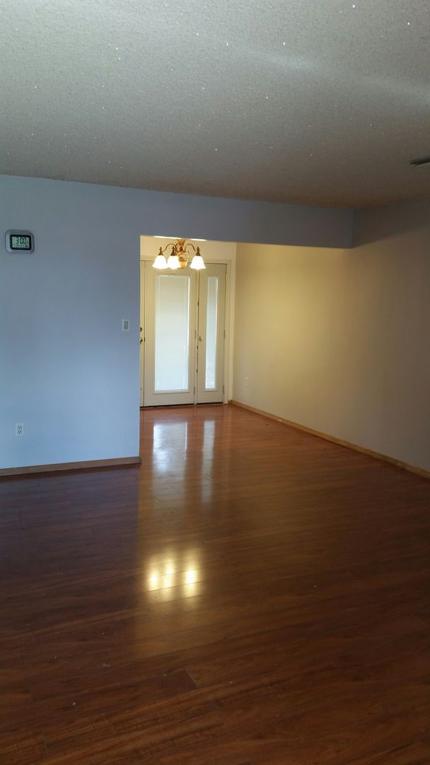 Foto del edificio - 3 Bedroom / 1 Bathroom Home in San Bernardino