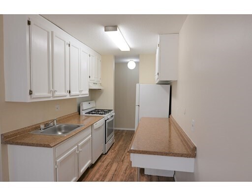 Foto del edificio - 70 Shrewsbury Green Dr