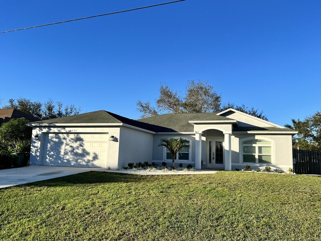 2055 SW Bellevue Ave, Port Saint Lucie, FL 34953 House Rental in Port