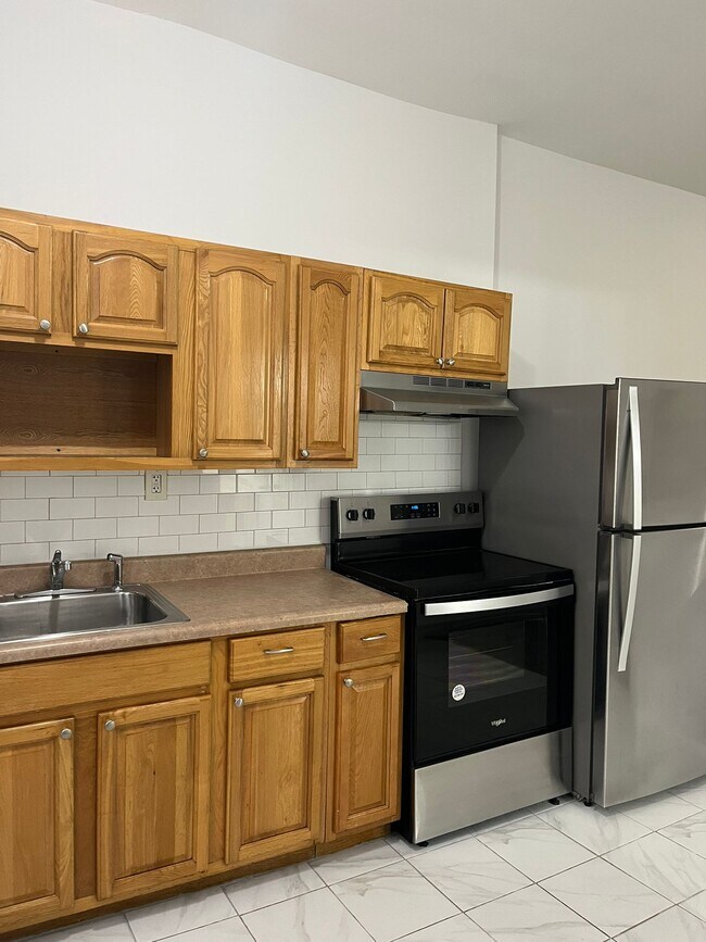 Foto del edificio - 366 Forrest St