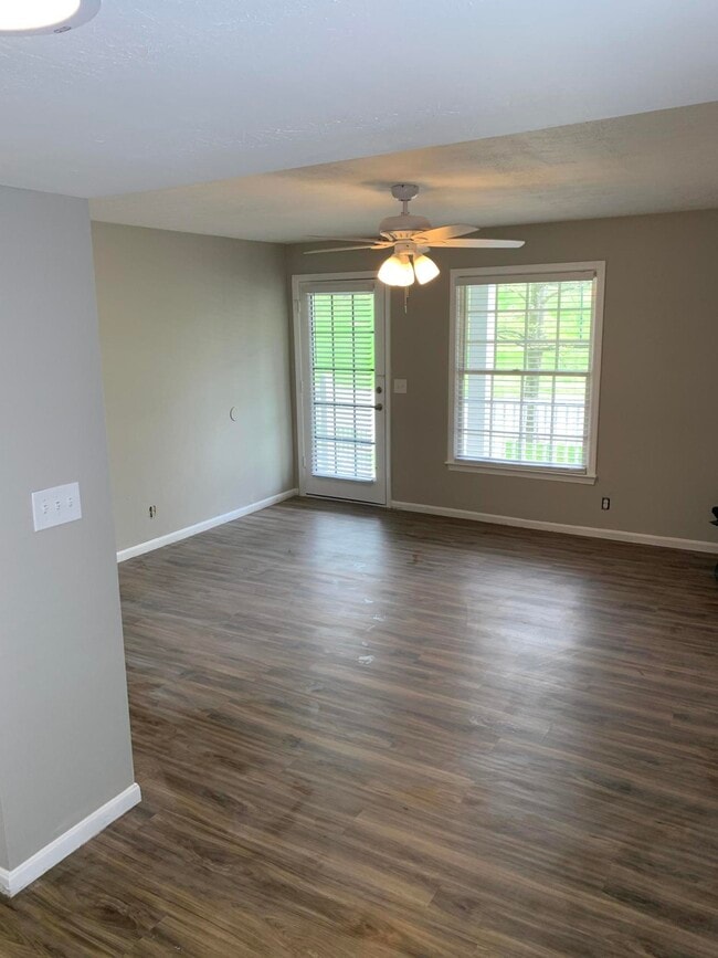Building Photo - 2709 Grinstead Dr