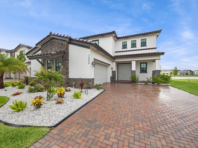 Building Photo - 1325 Whitcombe Dr