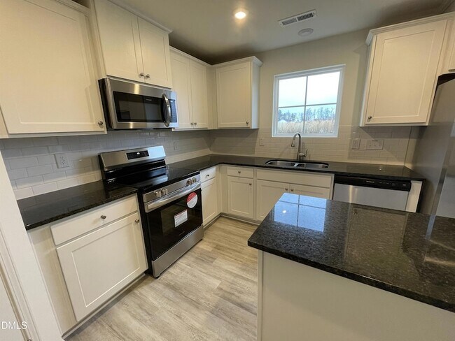 Foto del edificio - 49 Suhani Ln