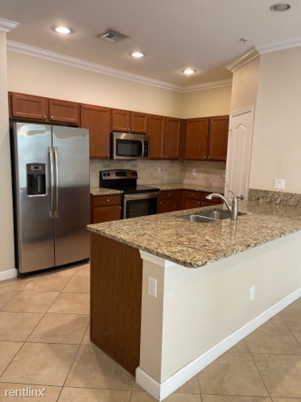 Building Photo - 3 br, 2.5 bath Townhome - 9618 SW Purple M...