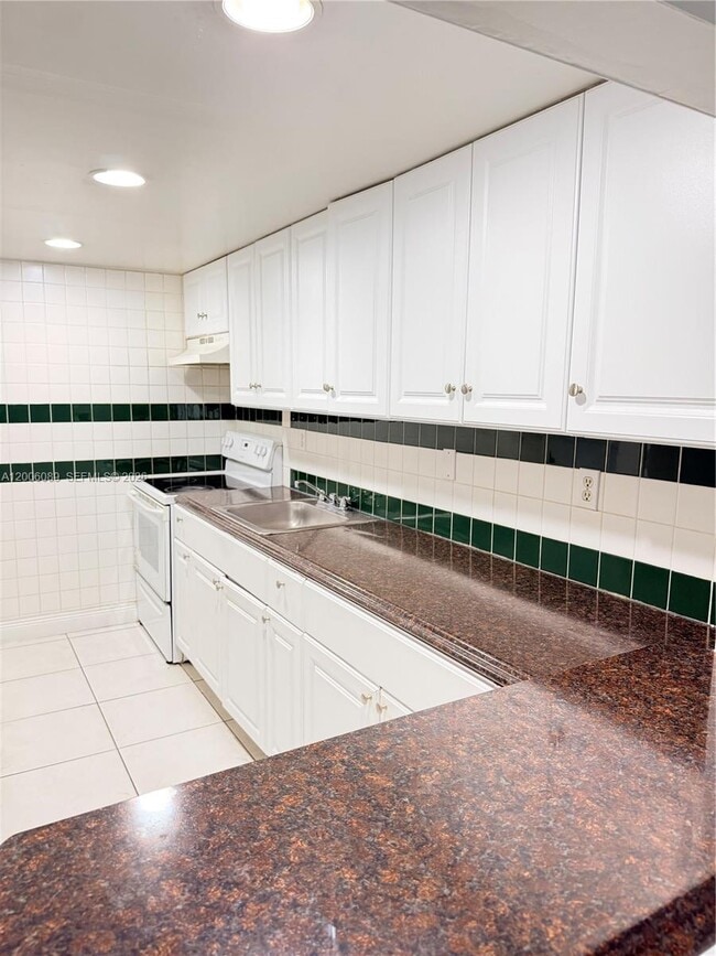 Foto del edificio - 10090 NW 80th Ct