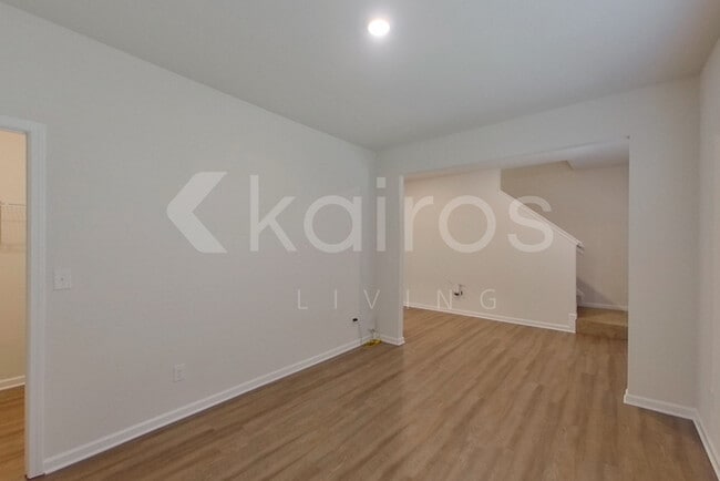 Building Photo - 3440 Bridgewood Dr