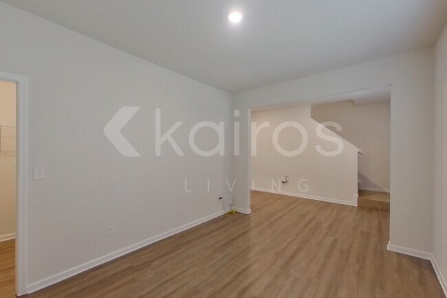 Foto del edificio - 3440 Bridgewood Dr