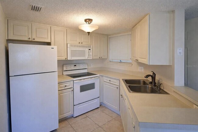 Foto del edificio - 1908 Lake Atriums Cir