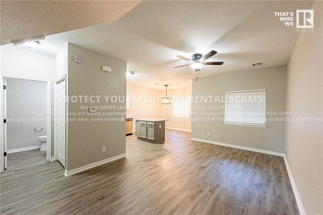 Building Photo - 758 W Breeze Cove