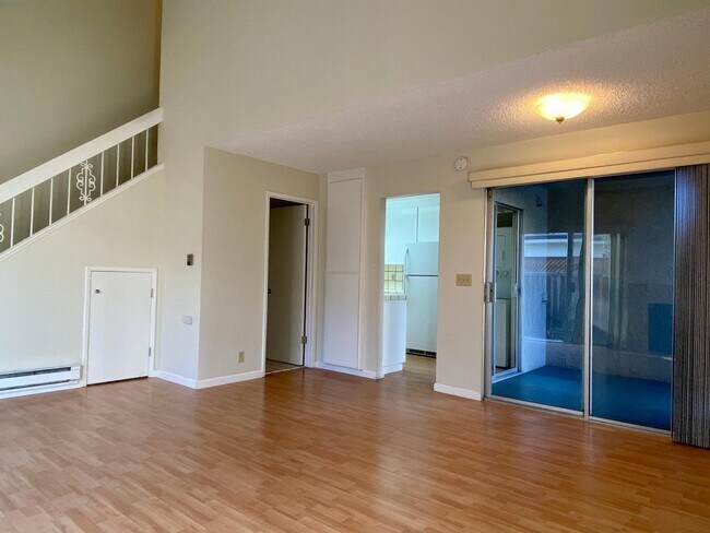 Foto del edificio - 1298 Reeve St