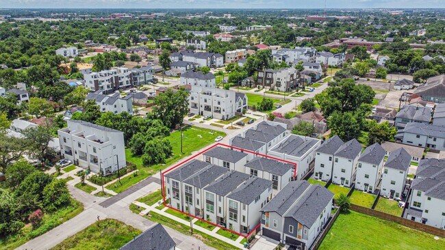 Foto del edificio - 2722 Nagle St